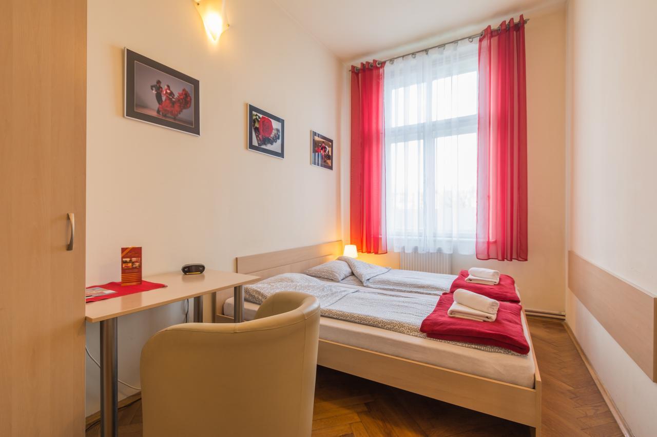 Euro-Room Rooms & Apartments Красков Екстериор снимка