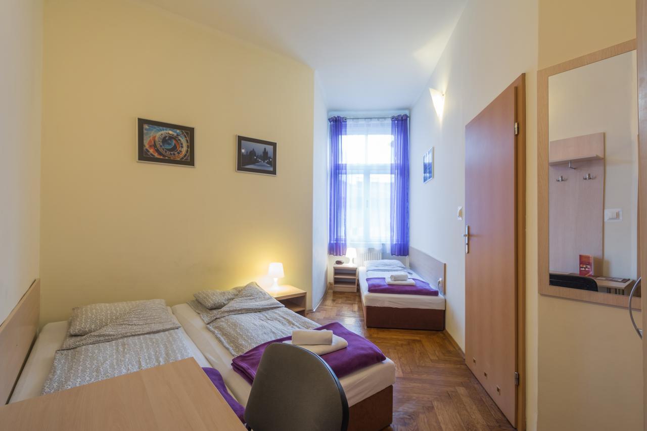 Euro-Room Rooms & Apartments Красков Екстериор снимка