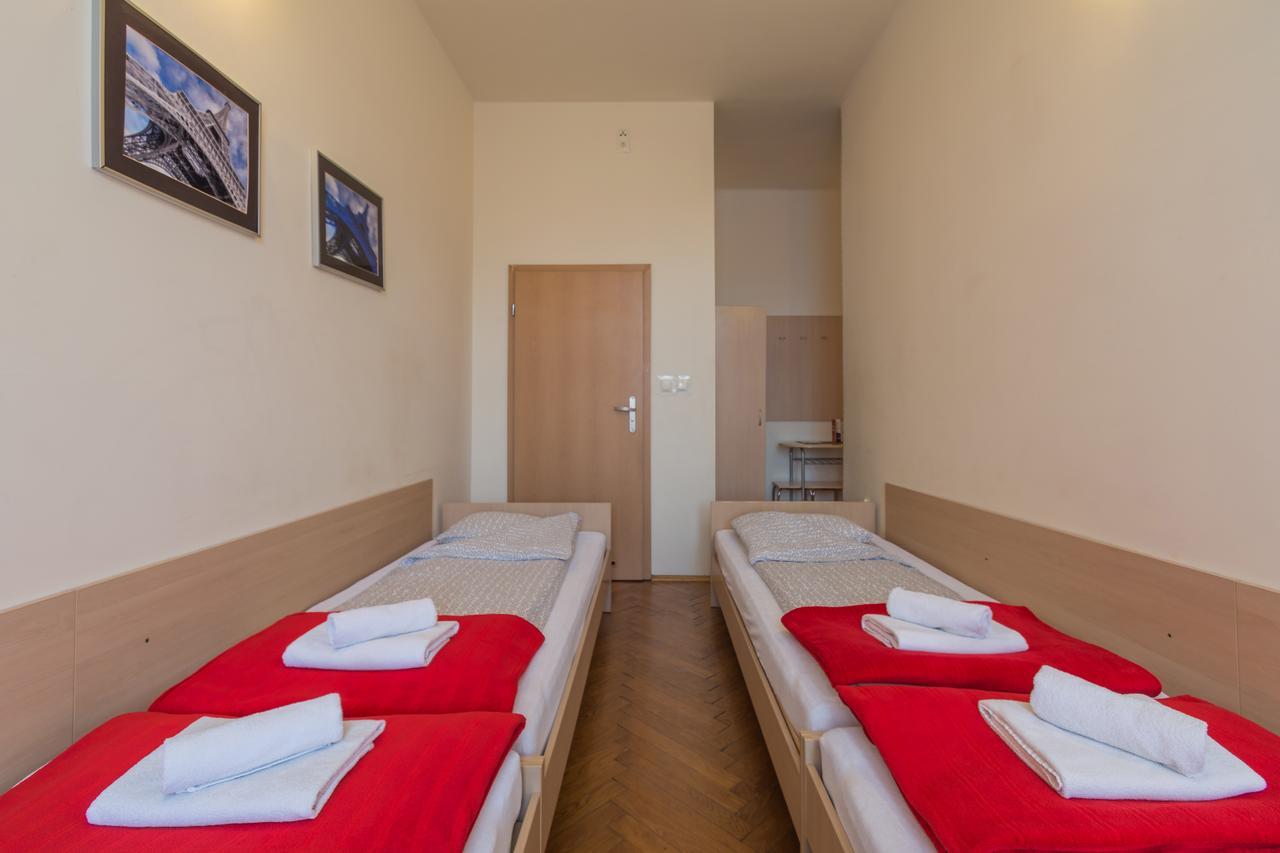 Euro-Room Rooms & Apartments Красков Екстериор снимка