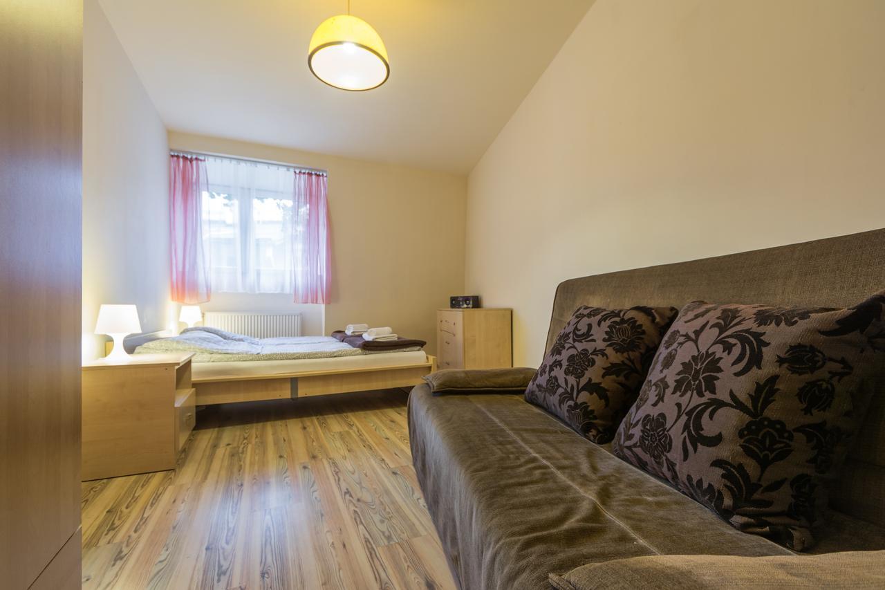 Euro-Room Rooms & Apartments Красков Екстериор снимка