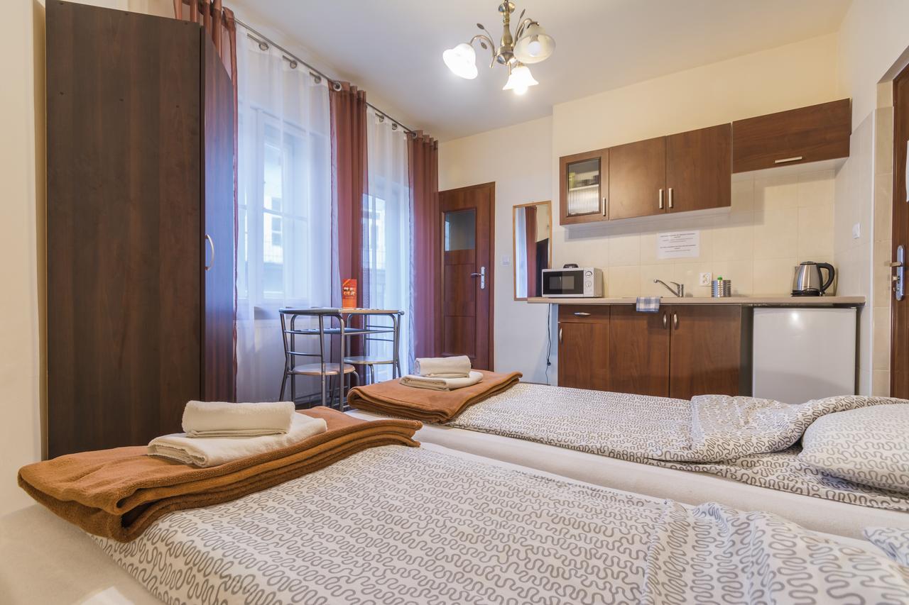 Euro-Room Rooms & Apartments Красков Екстериор снимка