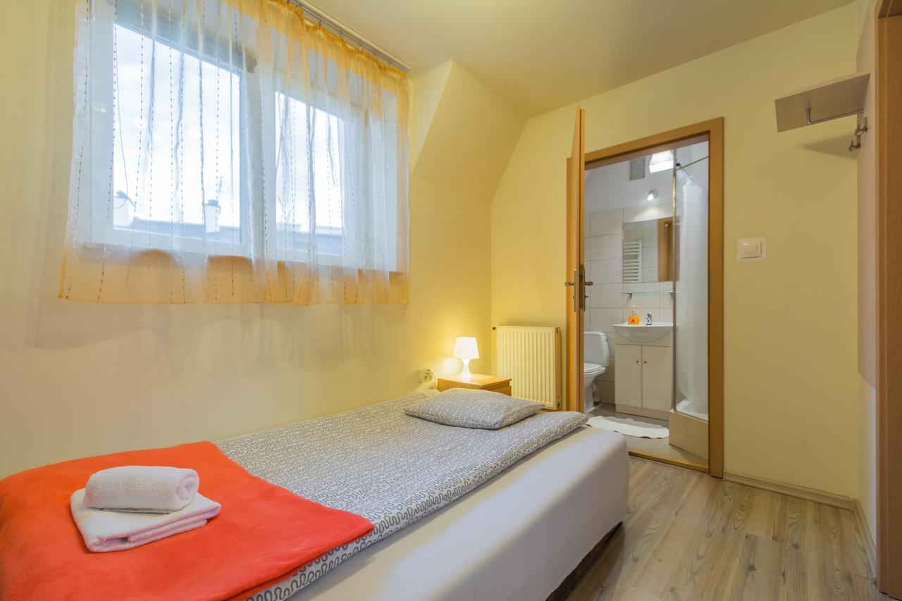 Euro-Room Rooms & Apartments Красков Екстериор снимка