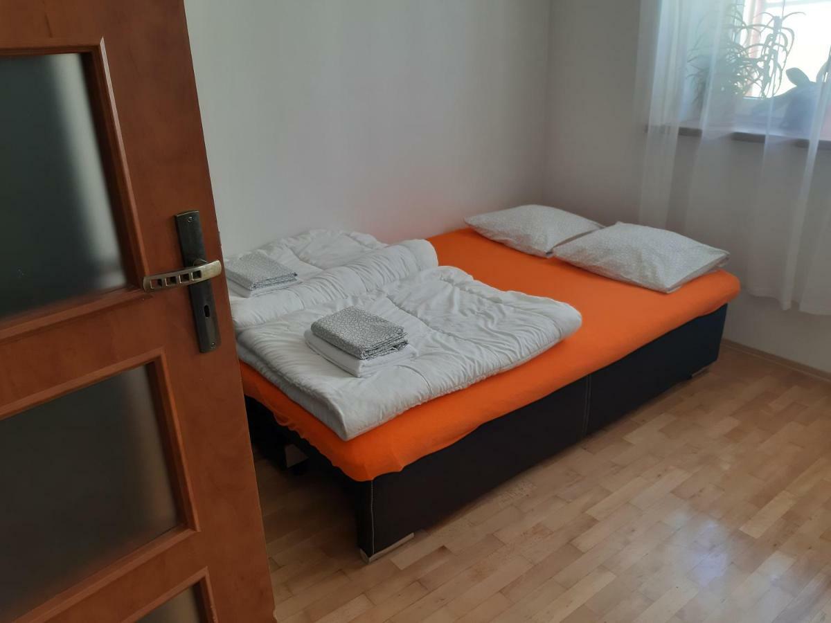 Euro-Room Rooms & Apartments Красков Екстериор снимка